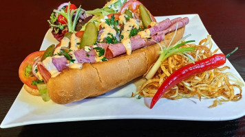 Parsi Premium Sandwiches, Burgers,kabobs Comida