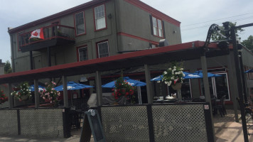 Park House Bar Restaurant Exterior