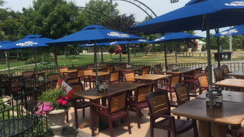 Park House Bar Restaurant Exterior