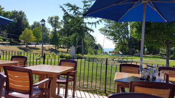 Park House Bar Restaurant Exterior