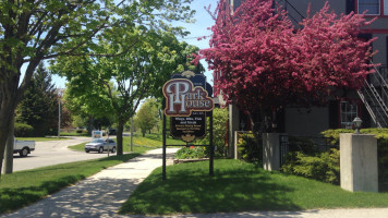 Park House Bar Restaurant Exterior