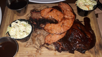 Robbie's Smokehouse & Burger Bar food