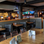 Oil Country Taphouse Dentro