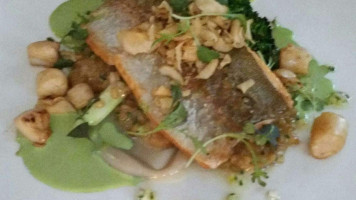 Quatrefoil food