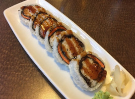 Tomo Sushi food