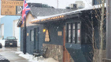 Honeypot Eatery & Pub outside