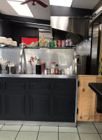 The Schnitzel Shack Dentro