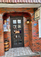 Elmira's Sip 'n Bite Exterior