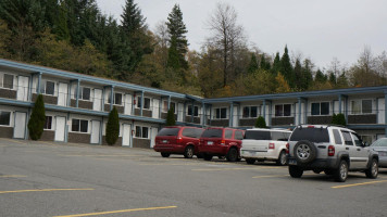 Chalet Restaurant Exterior