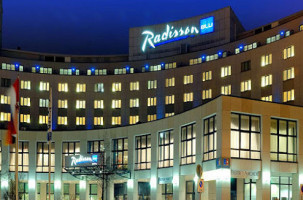 Elmira's Sip 'n Bite Dentro