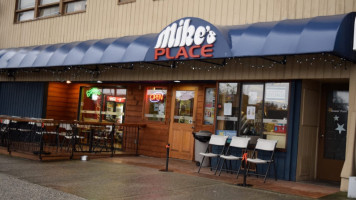 Mike's Place outside