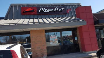 Pizza Hut Exterior