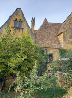 Lazeez Shawarma Exterior