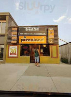 Red Papaya Bar & Grill outside