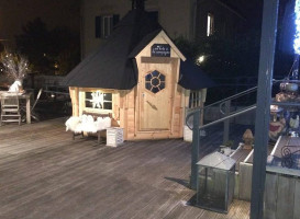 Barcelos Flame Grilled Chicken Esterno