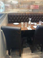 Milu Fresh Rolls & Subs inside