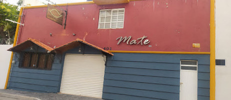 La Cuisine Maison outside