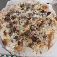 Pure N Simple Market and Cafe food