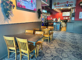 Woodlawn Inn inside
