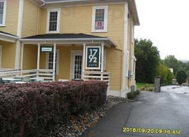 Junction 3 Coffee House outside
