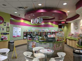 Menchie's inside