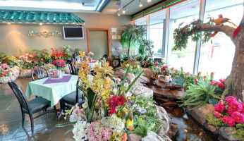 Mandarin Restaurant outside