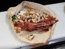 Zin Sushi & Noodle Comida