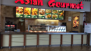 D&g Traiteur Catering inside