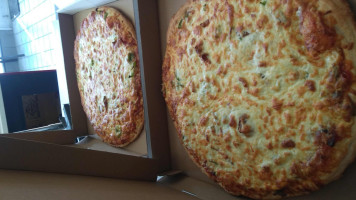 Milano Pizza food