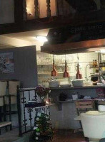 Iggy's Pub & Grub Dentro