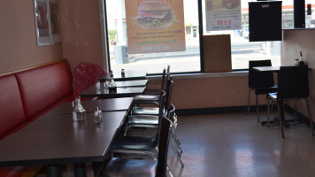 Niagara Fish N' Burger À l'intérieur