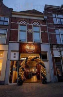 Mitchell 101 Bar And Grill Exterior