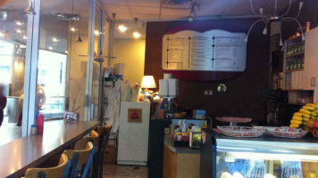 La Petite Crepe inside