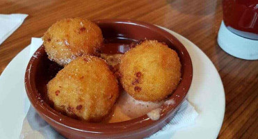 Pickle Barrel Yonge Eglinton Comida