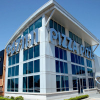 Pizza Pizza outside