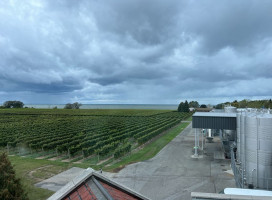Konzelmann Estate Winery outside