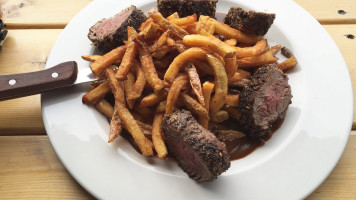 Tobermory Brewing Company and Grill food