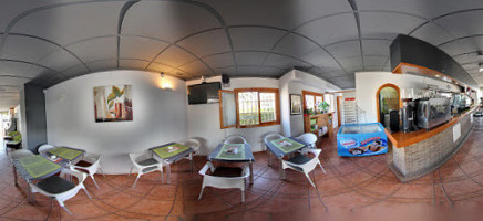 Red Lion inside