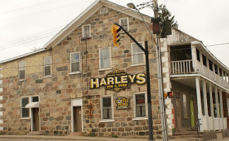 Harley's Pub and Perk outside