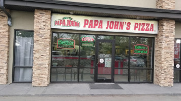 Papa John's Pizza outside