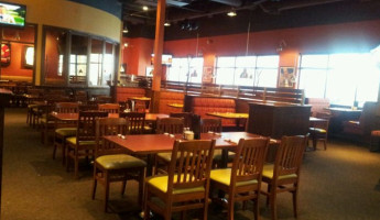 Boston Pizza inside