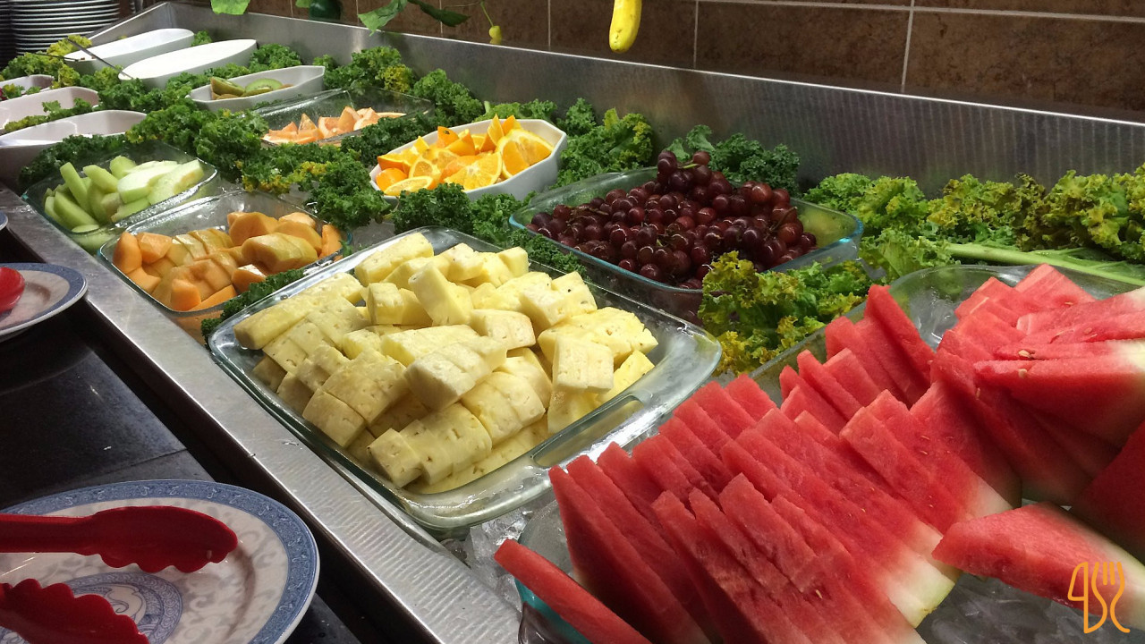 Maple Leaf Queen's Buffet