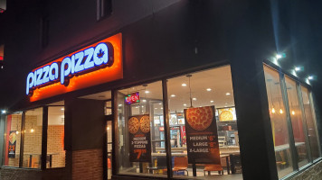 Pizza Pizza Exterior