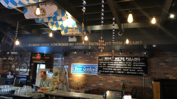 East of Brunswick Pub & Kitchen À l'intérieur