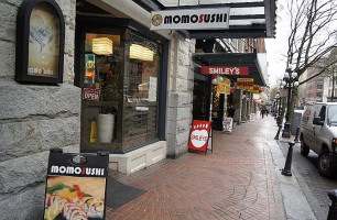 Momo Sushi Exterior