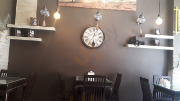 Pizza Hut inside