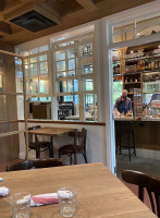 Maxine's Cafe Dentro