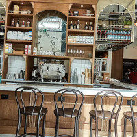 Maxine's Cafe Dentro