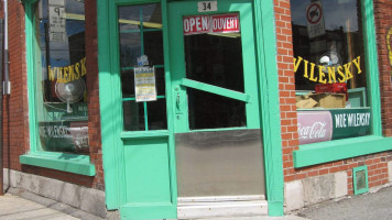 Wilensky's Light Lunch outside