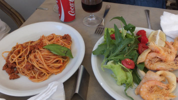 Mountain Pizza & Steak House Ltd food